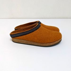 Stegman Wool clogs mustard black cork
